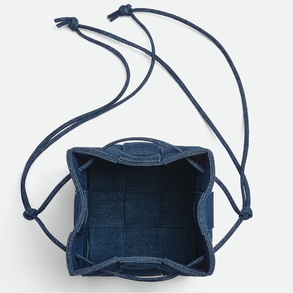 Bottega Veneta Small Cassette Bucket Blue Denim NW T - Picture 2 of 3